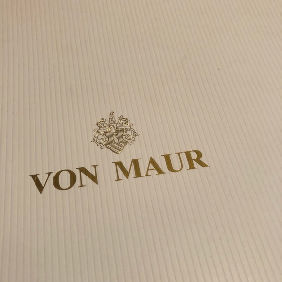 The Mrs. Delicate Robe - Picture 2 of 5